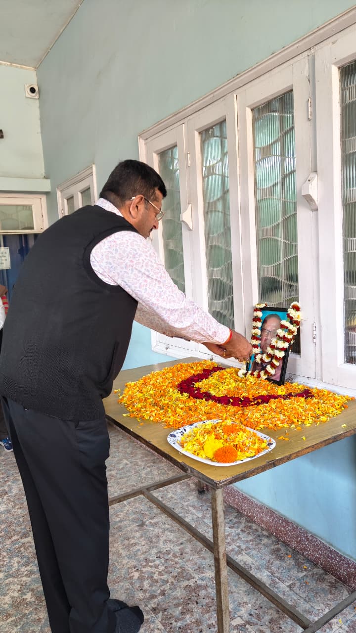 वन निगम के पूर्व कर्मचारी स्वर्गीय श्री सत्यनारायण मंडल जी के निधन पर शोक सभा का आयोजन